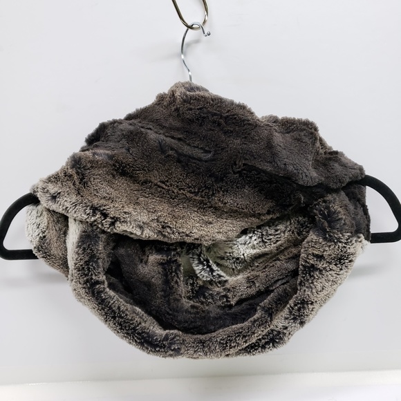 Denver Hayes Plush Fur Infinity Scarf - Picture 2 of 5